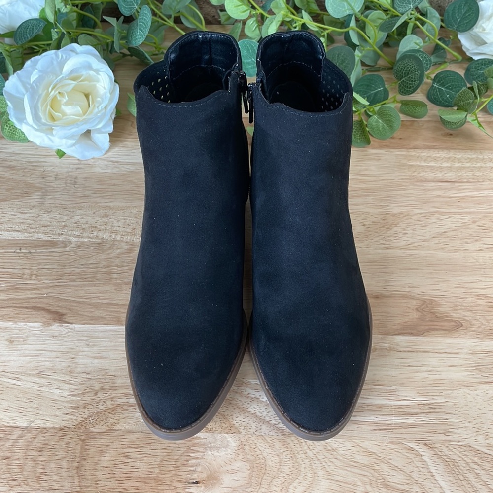 Style & Co Gerddie Booties 5M NWT - Picture 2 of 5